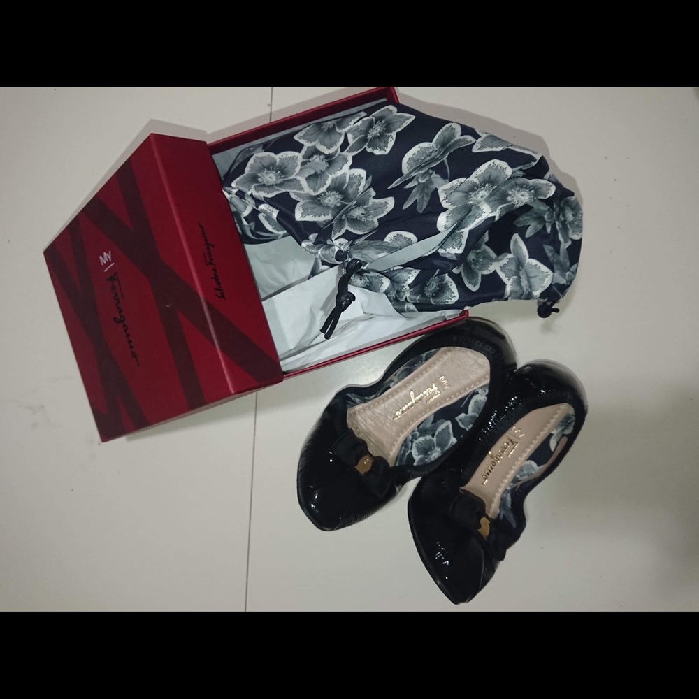 Salvatore Ferragamo ballerina flat
